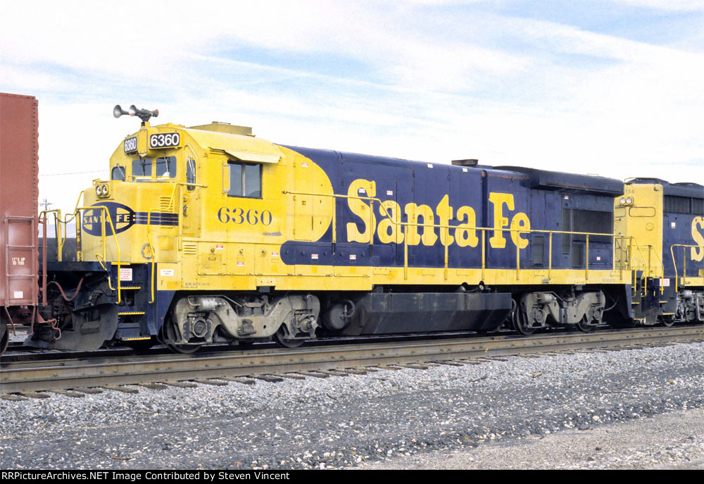 Santa Fe B23-7 ATSF #6360 on local.